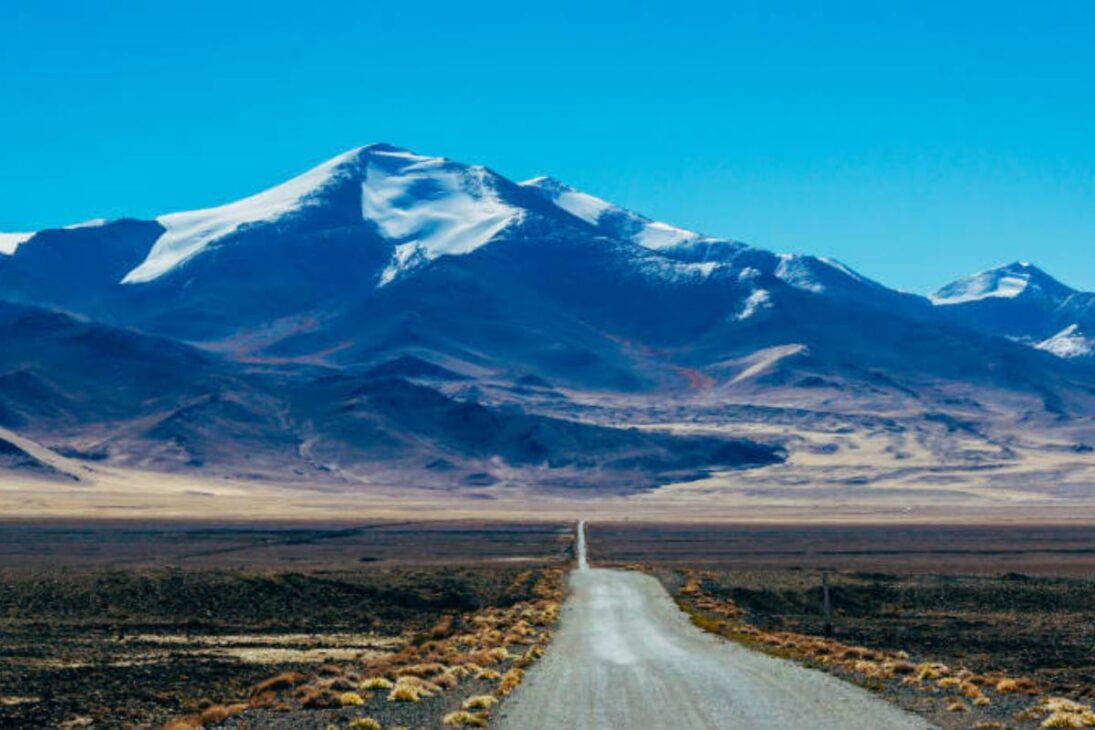 La Carretera en Wakhan Conecta Afganistán con China, Acelera el Comercio Regional, Atrae Inversiones y Refuerza la Seguridad Fronteriza Después de Décadas de Aislamiento.