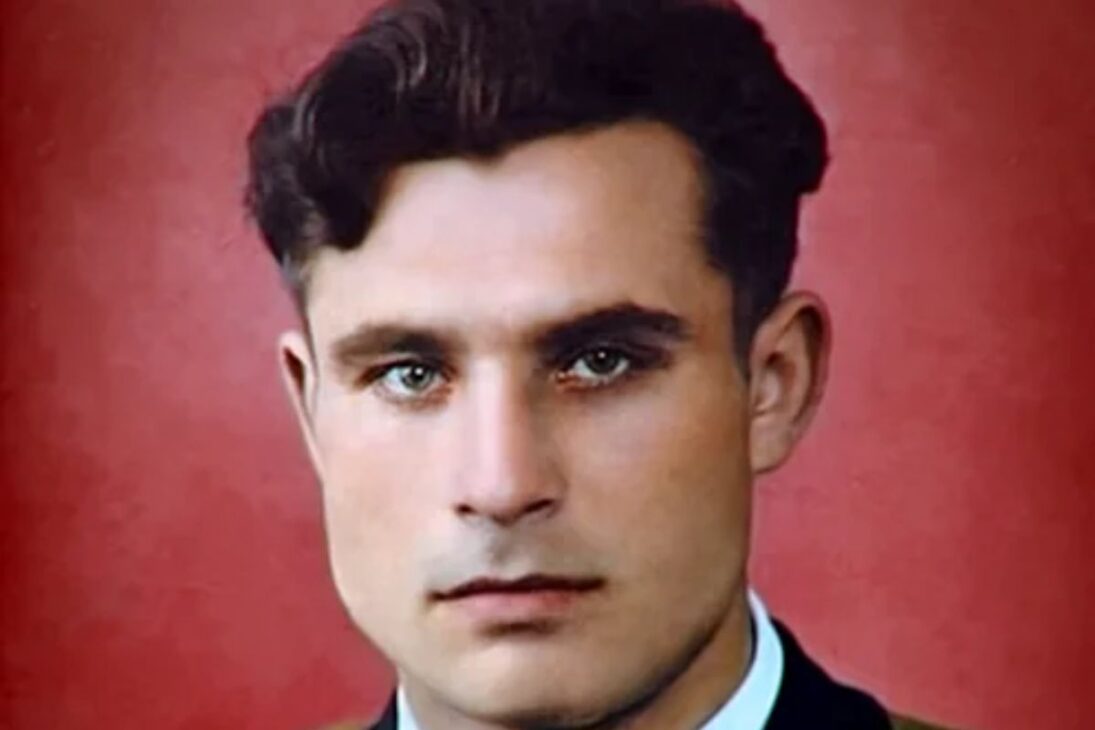 En la crisis de los misiles de Cuba, Vasili Arkhipov en el submarino B-59 rechazó el torpedo nuclear en la Guerra Fría y evitó una escalada.
