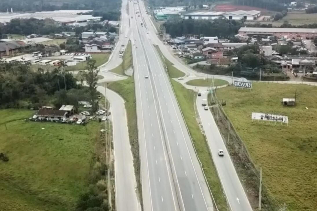 En La BR-470, La Duplicación De La BR-470 Aún Deja Al Valle De Itajaí Con Tramos Sin Pista Doble Y Obras De Arte Atrasadas, Explicamos Lo Que Falta.