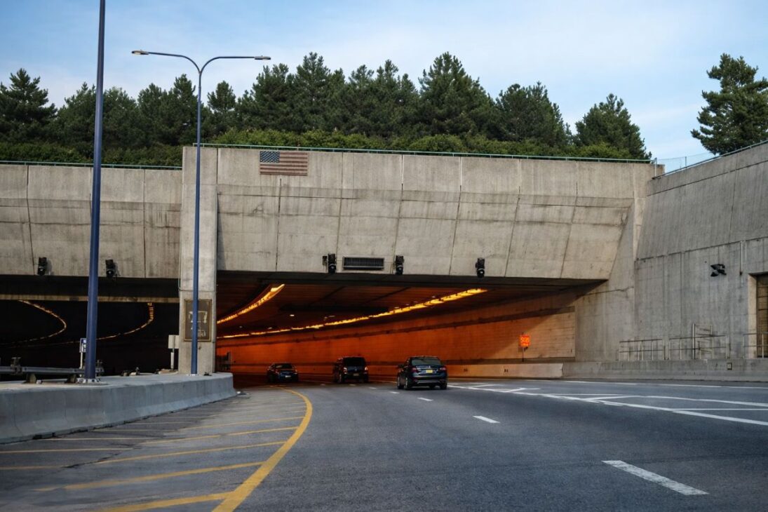 Boston Apuesta En Túneles Gigantes Bajo La Ciudad, Crea El Big Dig, Enterra La Autopista, Promueve Transformación Urbana, Mejora La Movilidad Urbana Y Reconecta Barrios.