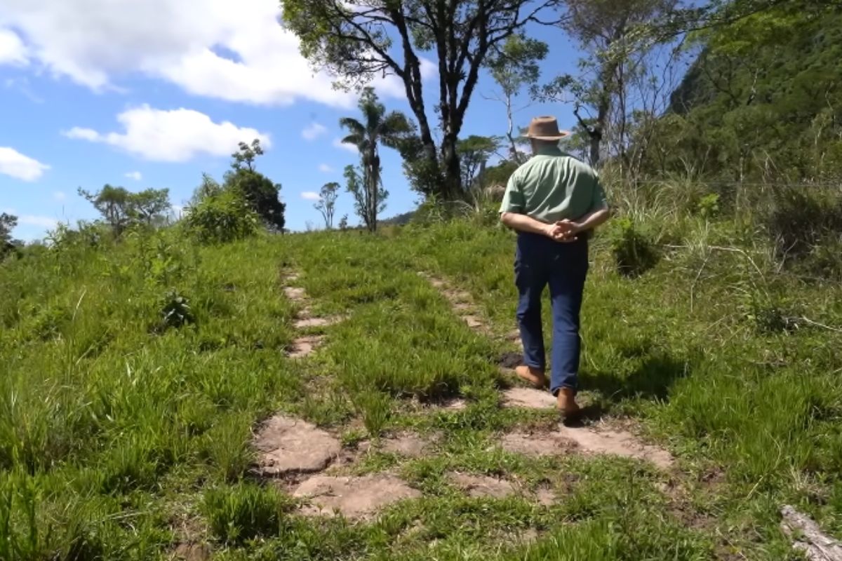 Calçada de pedra de 200 anos em Santa Catarina ainda cruza fazendas 6 km na Serra ligando Lages a Florianópolis, feita por escravos e indígenas para salvar tropas do banhado (1)