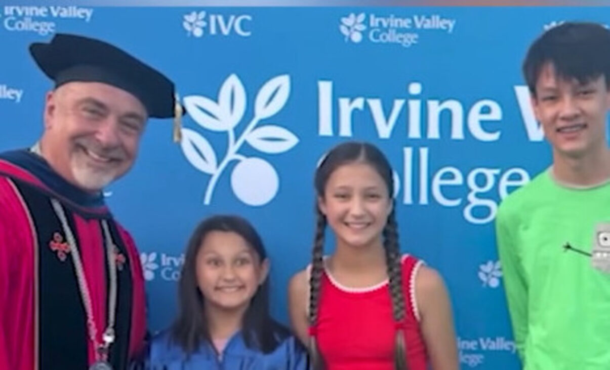 Niña, Joven, Universidad, Récord