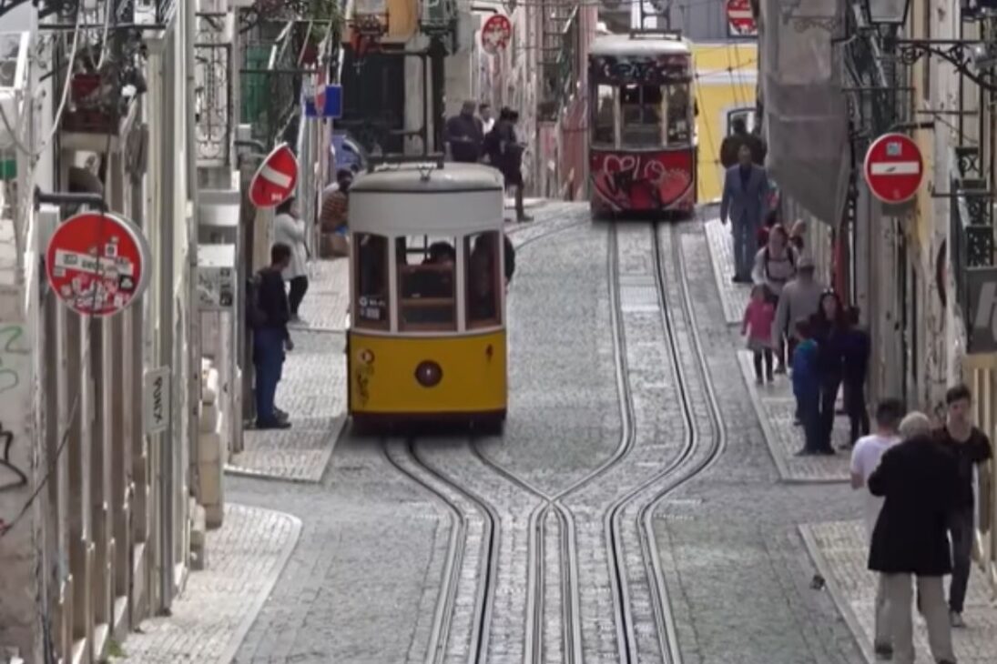 Transporte sobre rieles, tranvías, VLT y transporte público revelan cómo la movilidad urbana brasileña se perdió mientras Lisboa integró los eléctricos.