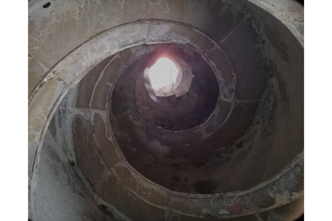 Camión mezclador con toma de fuerza y reductor planetario evita que el concreto se convierta en piedra y lleva concreto usinado con precisión.