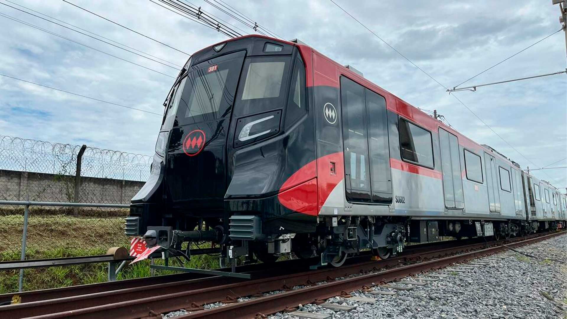 De Taubaté para Santiago no Chile, Brasil apresenta o primeiro trem automático sem condutor da futura Linha 7 e inicia a fase de testes industriais