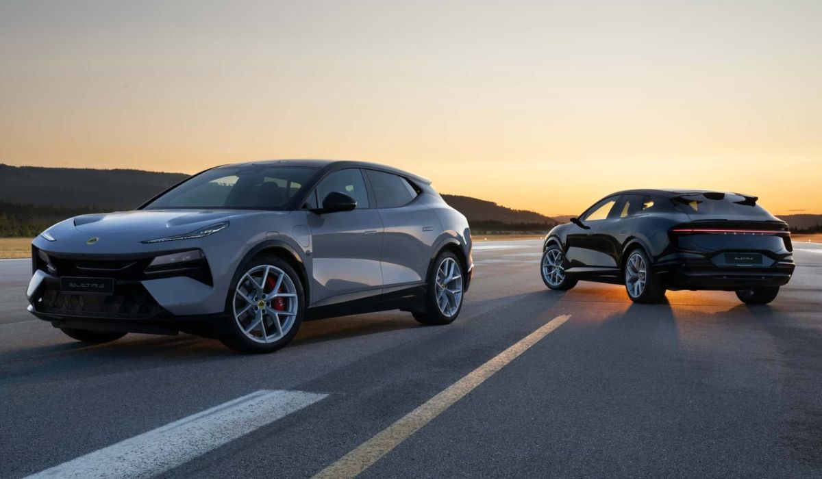 Lotus prepara chegada ao Brasil sob comando da Geely, com foco no esportivo Emira e em SUVs e sedãs elétricos de alto desempenho. (Imagem: Divulgação/Lotus)