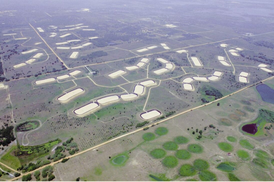 Megabacias de infiltración avanzan en California para recarga de acuíferos, empujando agua al subsuelo en 2026 con Flood-MAR, canales temporales y monitoreo, en un intento de frenar subsidencia y evitar colapso hídrico.