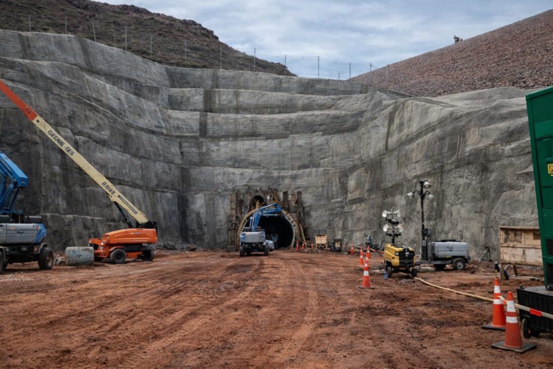 En Plena Mega Sequía, EUA Deciden Perforar Montaña en Colorado Para Erigir Chimney Hollow, Crear Reservorio y Garantizar Seguridad Hídrica a 500 Mil Personas.