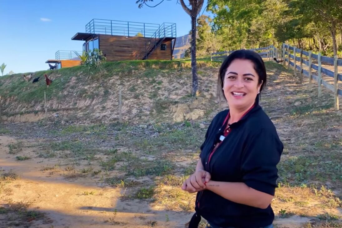 Refugio Vivo Entre Montañas En La Sierra De Minas Reúne Animales Sueltos Chalés Integrados Y Silencio Absoluto En Un Proyecto Rural Que Intercambia La Ciudad Por Naturaleza Y Calidad De Vida.