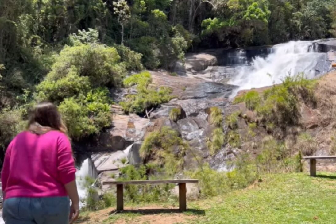 Ingeniera Abandona La Ciudad En La Serra Da Mantiqueira, Crea Granja Sostenible Con Energía Hidroeléctrica Y Transforma El Lugar En Refugio Sostenible.