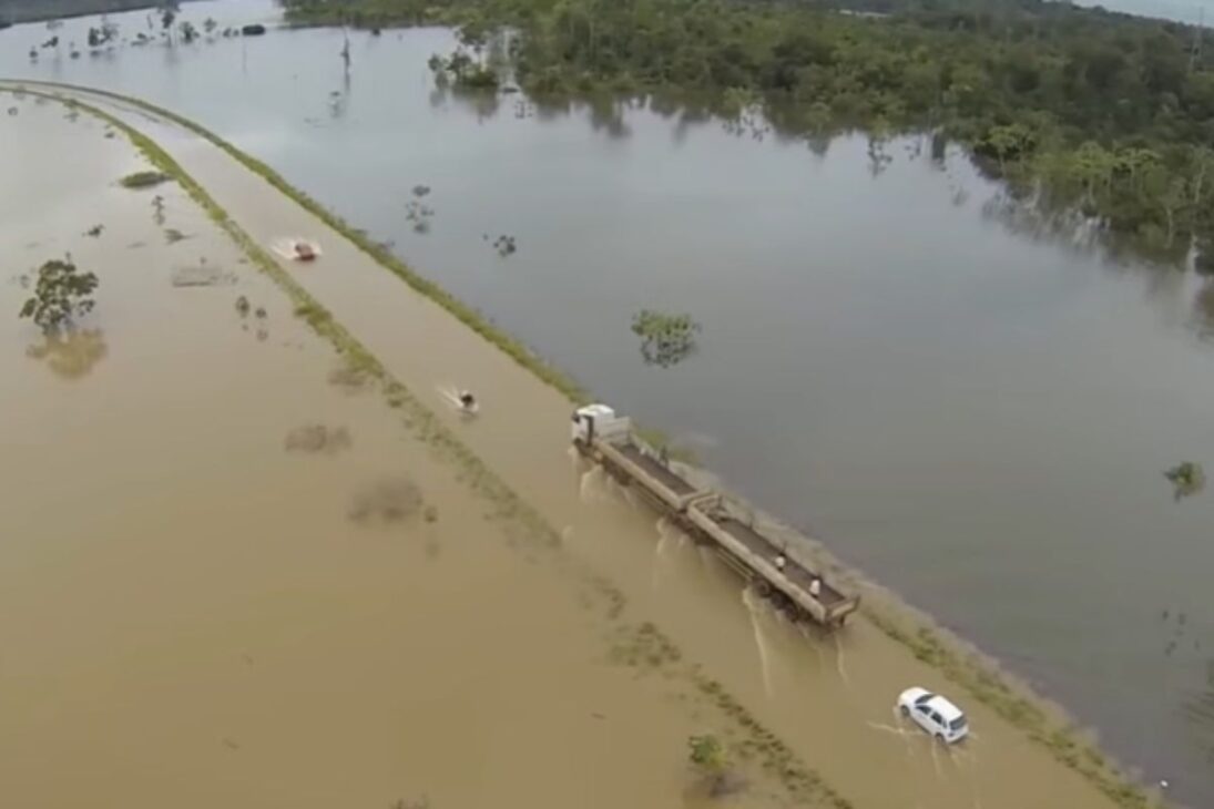 Puente de Abunã en la BR-364 cruza el río Madeira, acorta la Ruta del Pacífico y transforma la logística del Norte de Brasil conectando Acre.