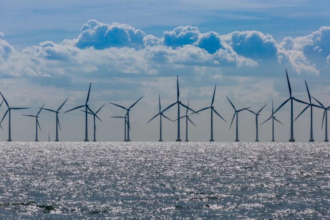 proyecto colossal en el Mar del Norte acelera parque eólico marino con energía eólica marina, apunta a 300 GW y busca independencia energética hasta 2050 con redes interconectadas y licitaciones coordinadas.
