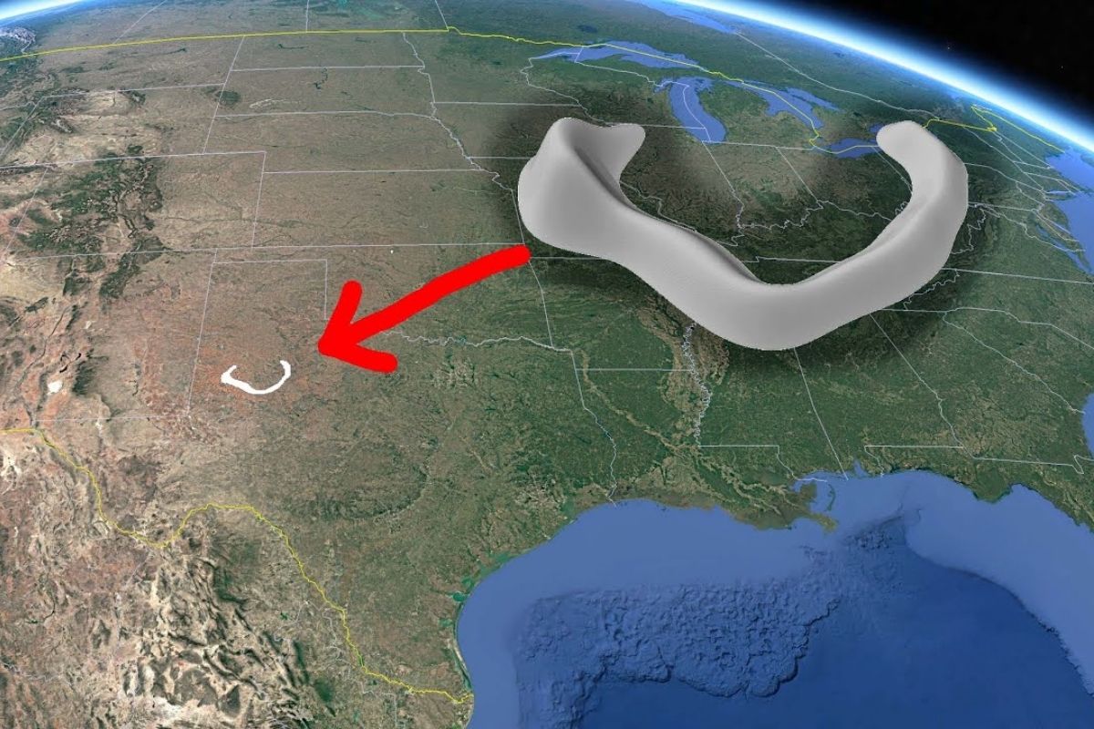 recife fossilizado no Texas sob lago JB Thomas: linhas sísmicas explicam a ferradura que já rendeu 2,7 bilhões de barris.