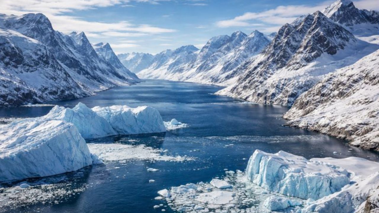 Saiba por que a Groenlândia é a maior ilha do mundo, não um continente, e como Trump colocou o território no centro da geopolítica global.