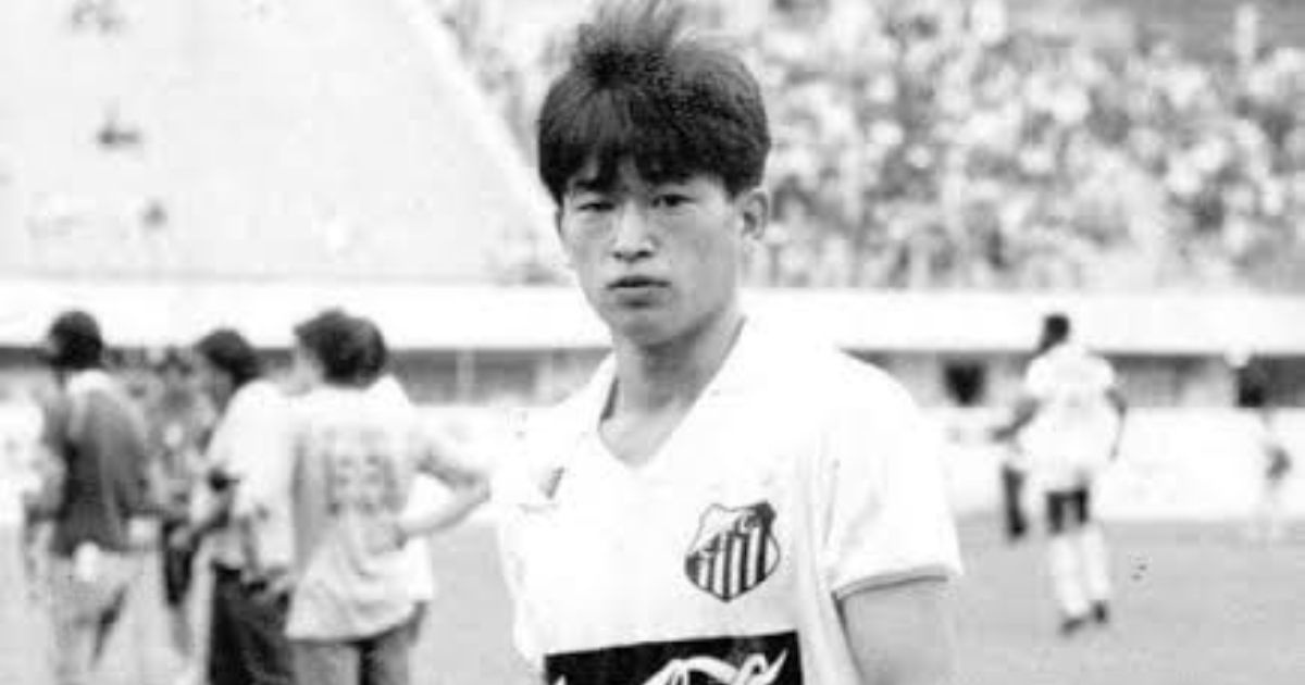 Aos 58 anos, Kazuyoshi Miura inicia a 41ª temporada profissional no Japão e amplia o recorde como jogador mais velho em atividade. (Imagem: X/Reprodução)