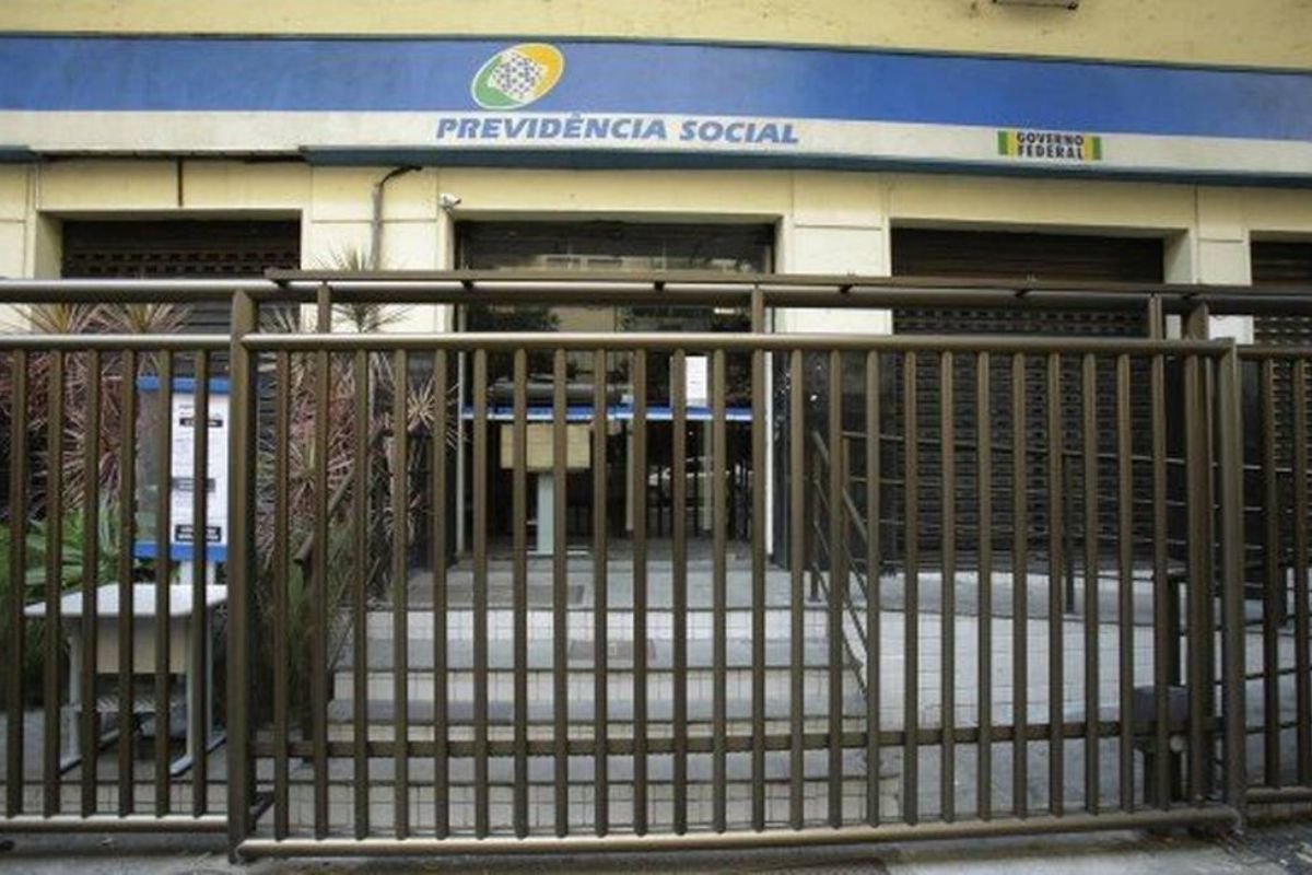 INSS vai fechar agências por três dias, provoca paralisação nacional, derruba Meu INSS e Central 135, gera reação de servidores e deixa milhões de brasileiros sem atendimento imediato em todo o país.