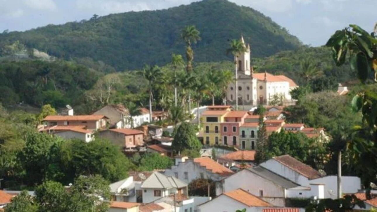 Guaramiranga, en Ceará, se encuentra a 865 metros de altitud, ha registrado 13,3°C, alberga un festival de jazz y blues e integra el APA de la Sierra de Baturité.