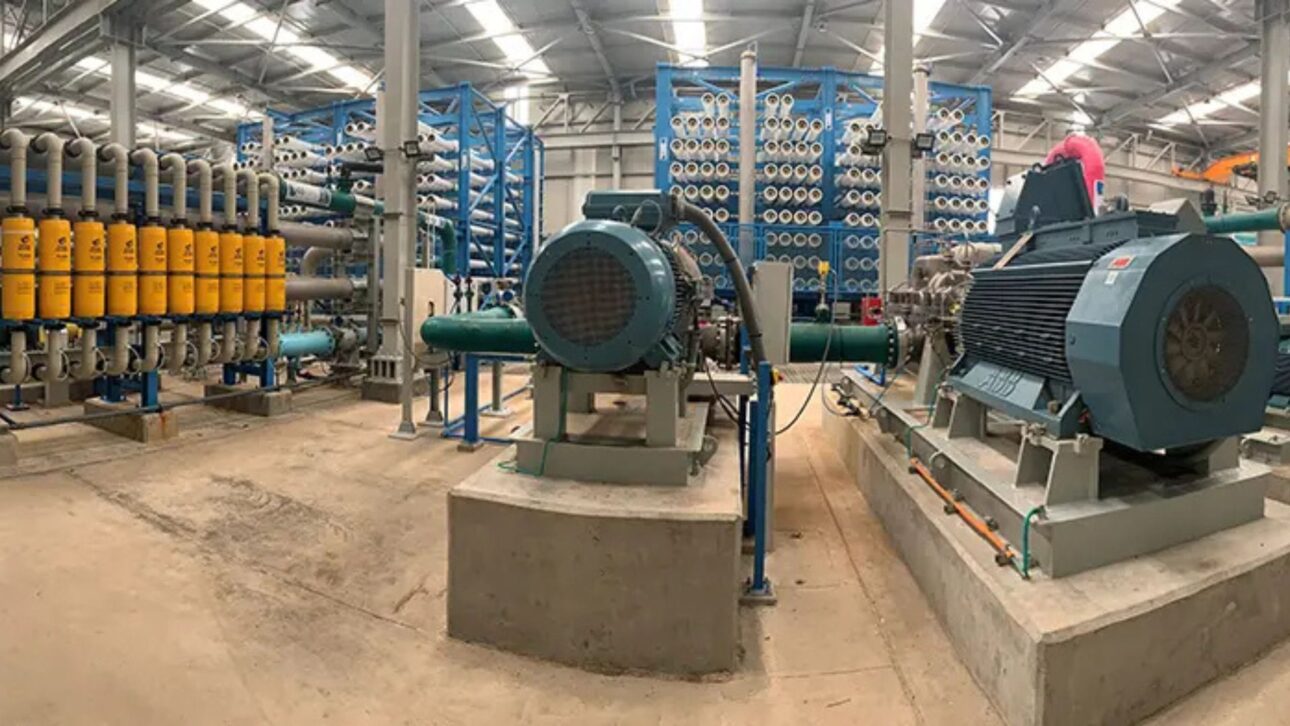 Planta en el desierto de Atacama transforma agua del mar en agua potable por hora y garantiza abastecimiento a ciudades chilenas en región de extrema escasez.