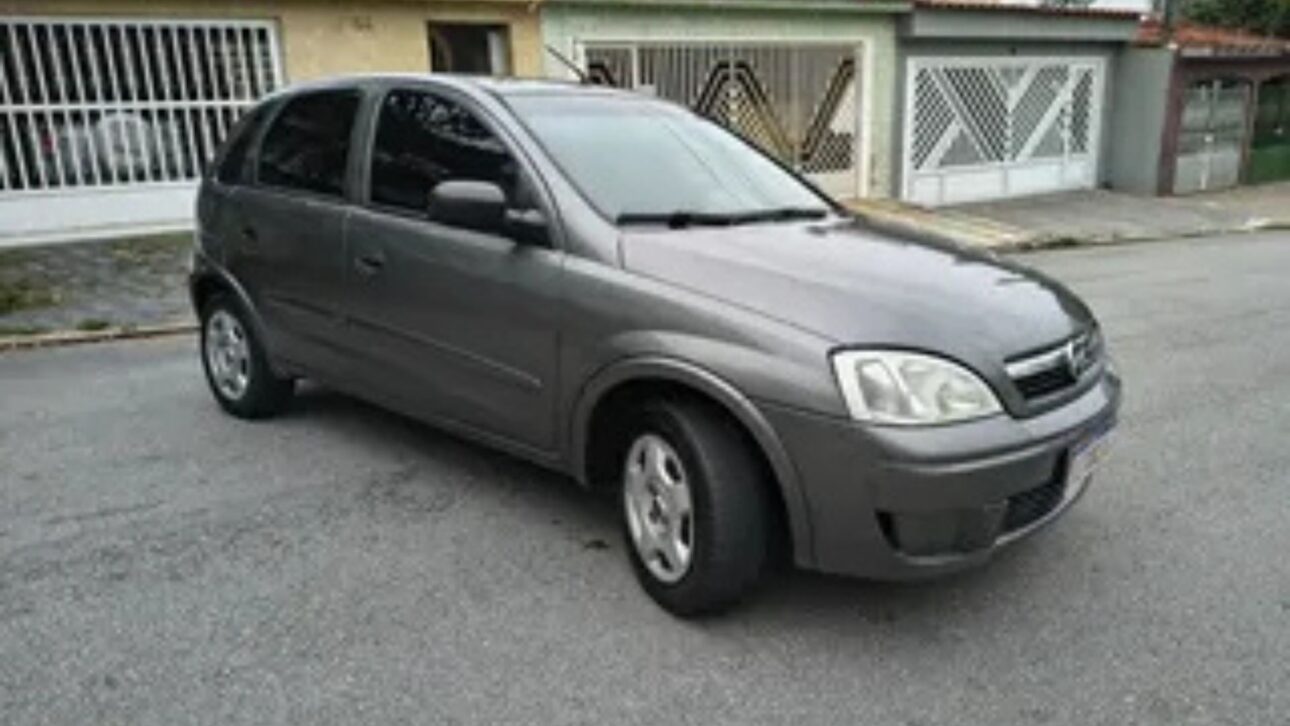 Veja 4 carros usados da Chevrolet por menos de R$ 20 mil, com manutenção barata, motores até 112 cv e porta-malas de até 439 litros.