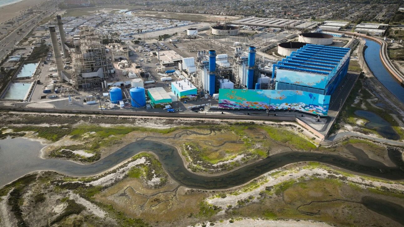 Infraestructura Costera de Desalinización Capta Agua del Océano Pacífico e Integra el Sistema Hídrico de California en Respuesta a la Crisis Hídrica. (Imagen: Reuters)