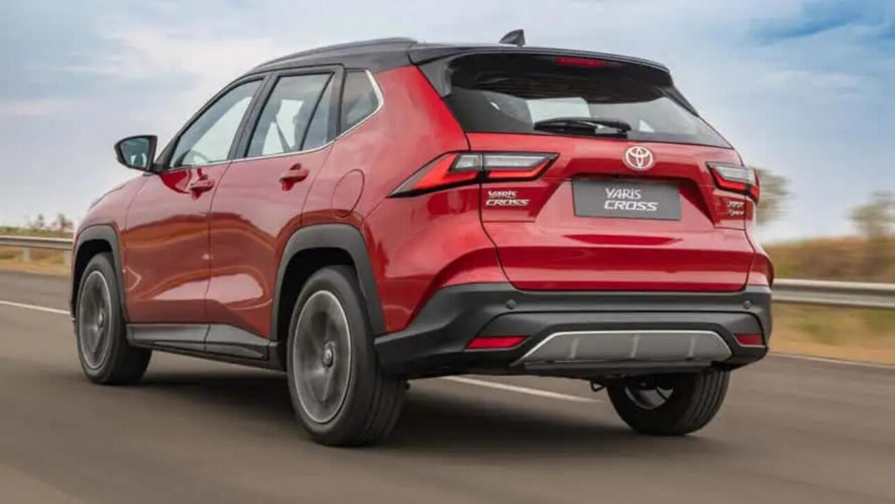 Toyota Yaris Cross 2026 tiene fecha para llegar a las tiendas, versiones híbridas y aspiradas, consumo de hasta 17,9 km/l y garantía extendida de hasta 10 años.