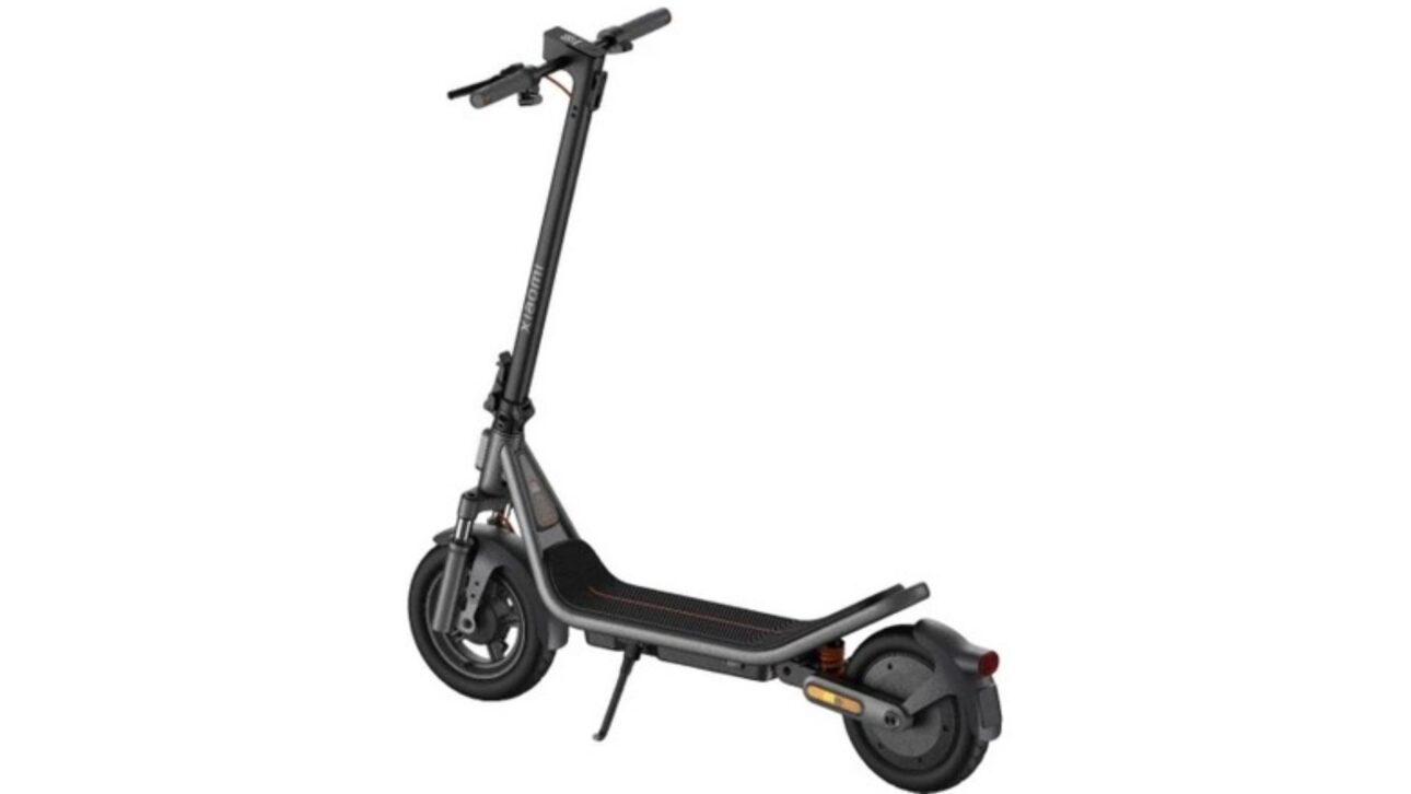 Xiaomi prepara nuevos patinetes eléctricos con hasta 45 km de autonomía, motor de 400W, Bluetooth y panel digital, según filtración con imágenes y ficha técnica.