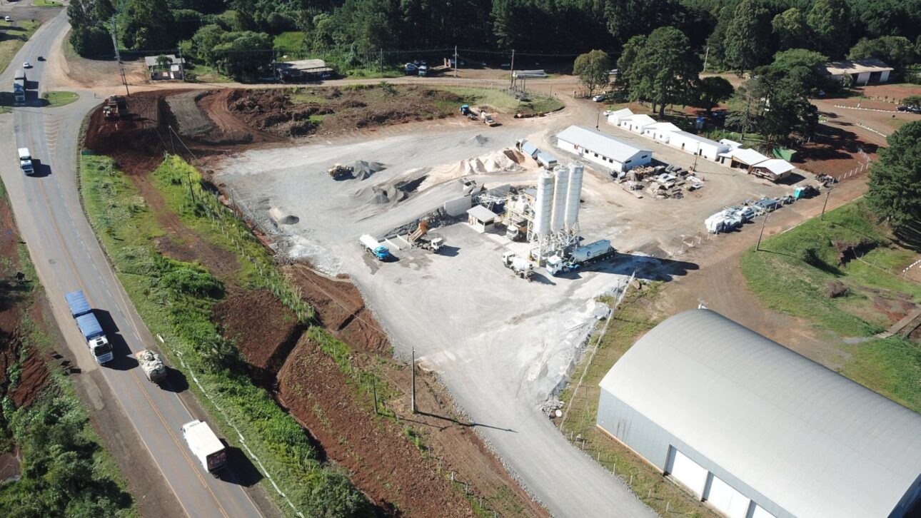 Rodovia PRC-466 avanza con pavimento rígido de concreto, nueva puente, viaductos modernos y inversión millonaria en el Centro-Sur de Paraná.