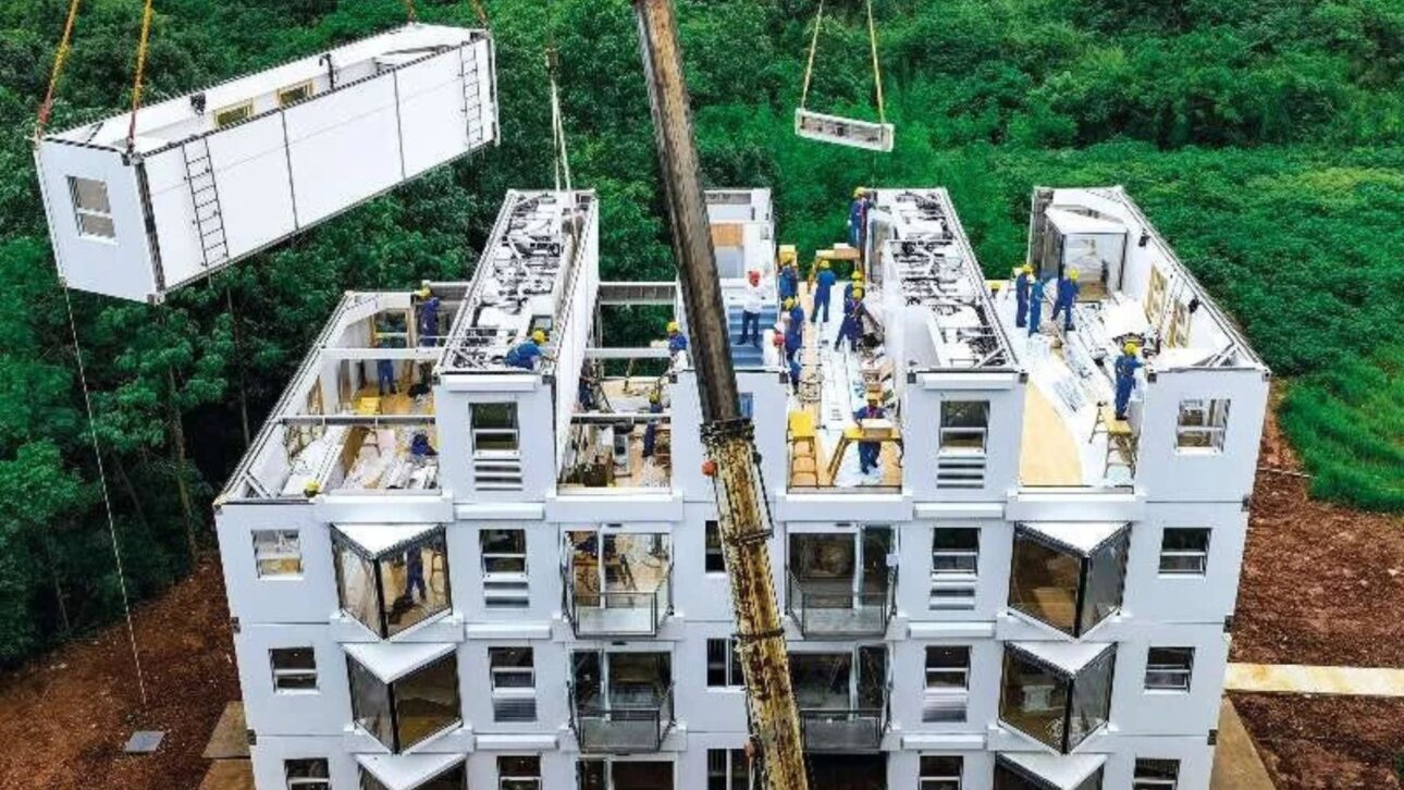 La construcción modular en China acelera obras con prefabricación, hospitales de la pandemia y edificio montado en 28 horas levantan un debate técnico.
