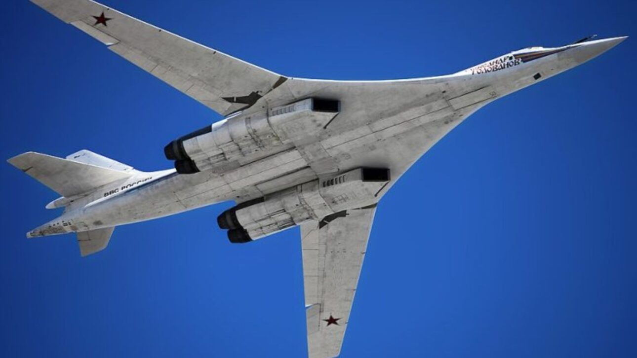Rusia realiza primer vuelo del Tu-160M, el mayor bombardero supersónico del mundo, reconstruido desde cero con sistemas modernizados y una estratégica reanudación industrial.