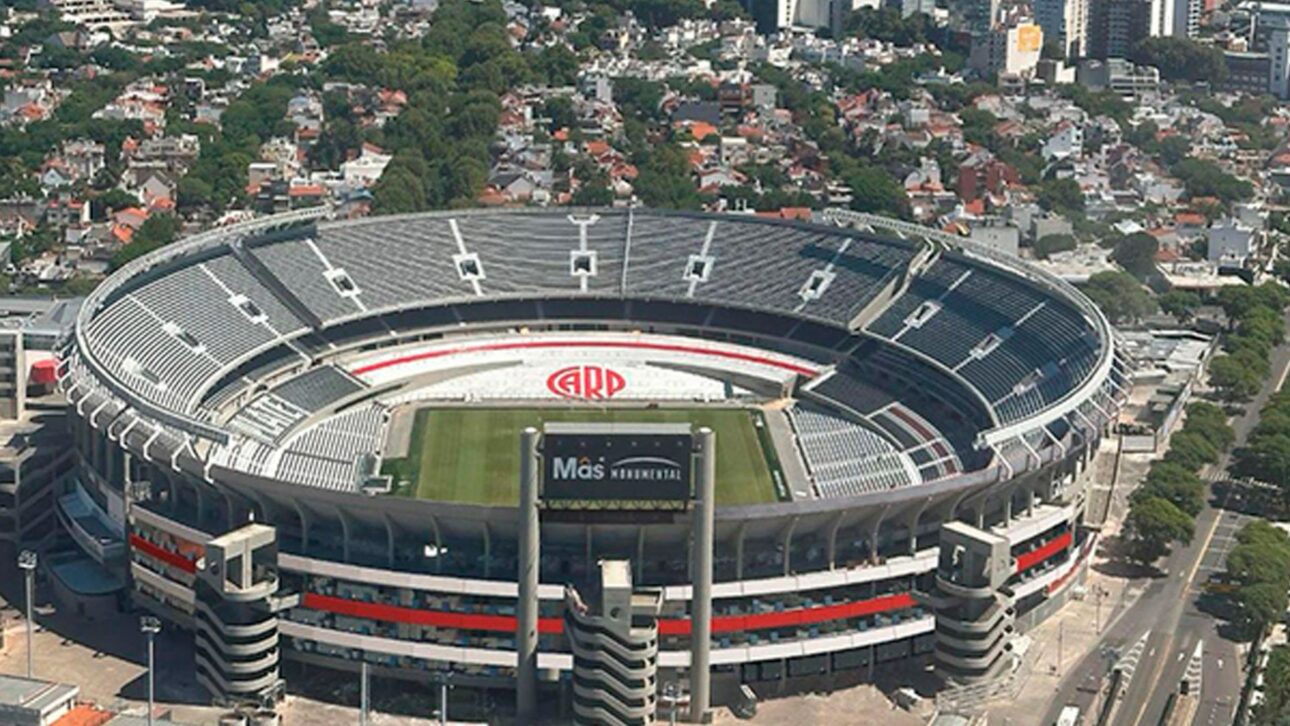 Reforma del Estadio Monumental transformó arena del River Plate en el mayor de América del Sur, con gradas pegadas al campo y clima de calderón.