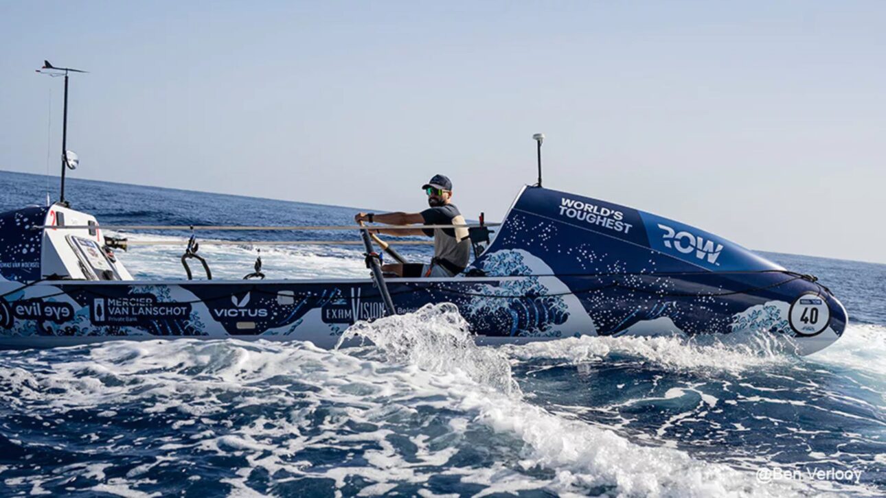 Remador enfrenta 4.800 km solo en el Atlántico, rema hasta 16 horas al día y duerme en bloques cortos en una de las pruebas más duras del mundo.