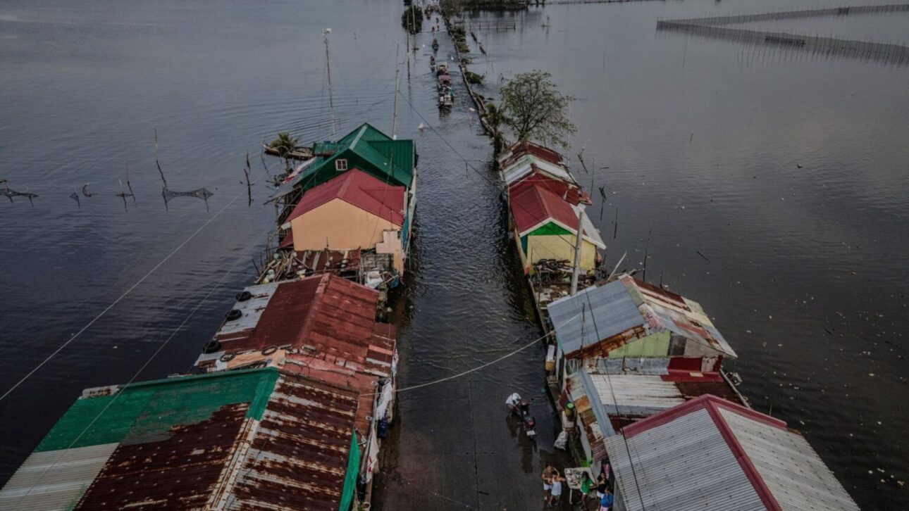 La Isla de Pugad Enfrenta Mareas Frecuentes y Hundimiento del Suelo en la Bahía de Manila, Afectando Vivienda, Economía Local y Servicios Básicos.