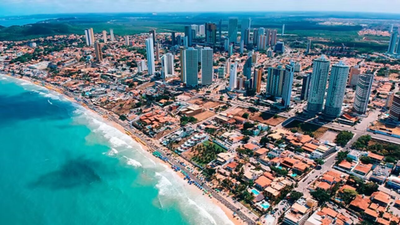 Natal RN une sol casi permanente, dunas, alto IDH, turismo en buggy, playas urbanas, el mayor cajueiro del mundo y gastronomía típica.