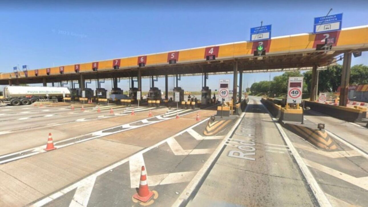 Regla contractual en carreteras federales permite liberación del peaje cuando filas o tiempo de espera superan límites previstos.