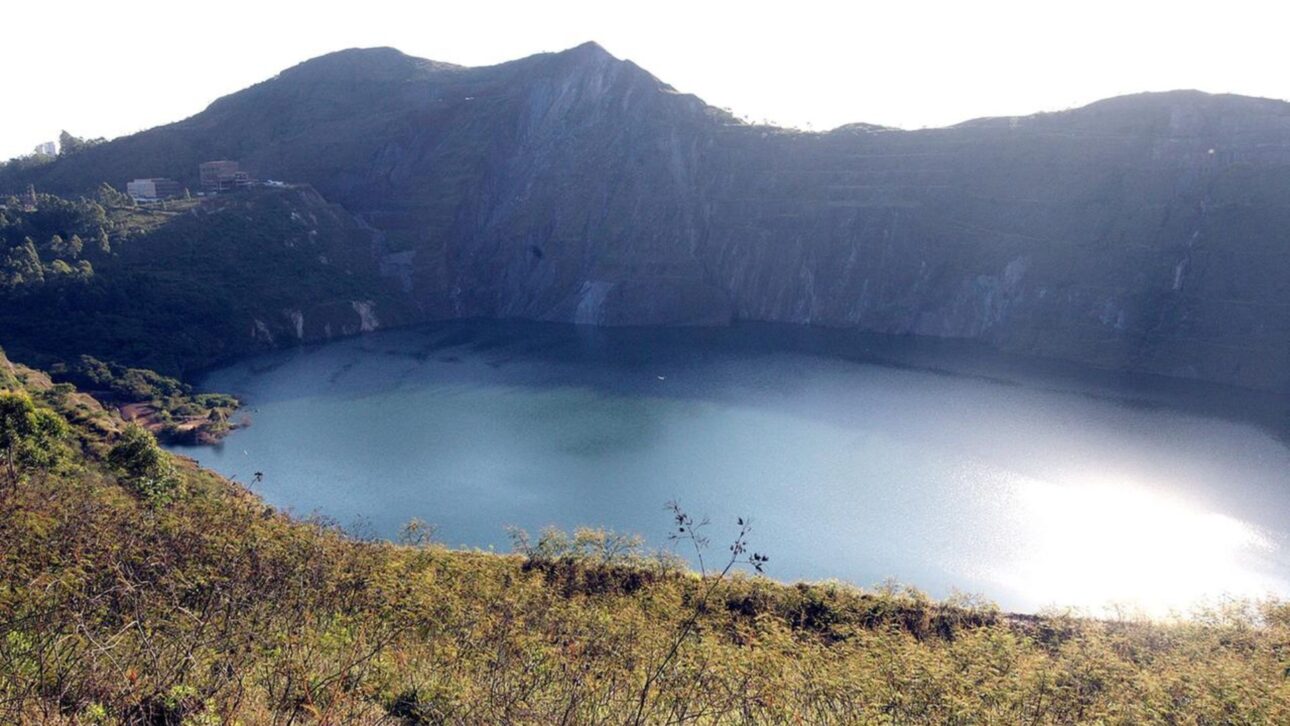 Lago de Águas Claras, em Minas Gerais, tem 234 metros de profundidade, origem em mina e águas estratificadas que podem abastecer cidades.