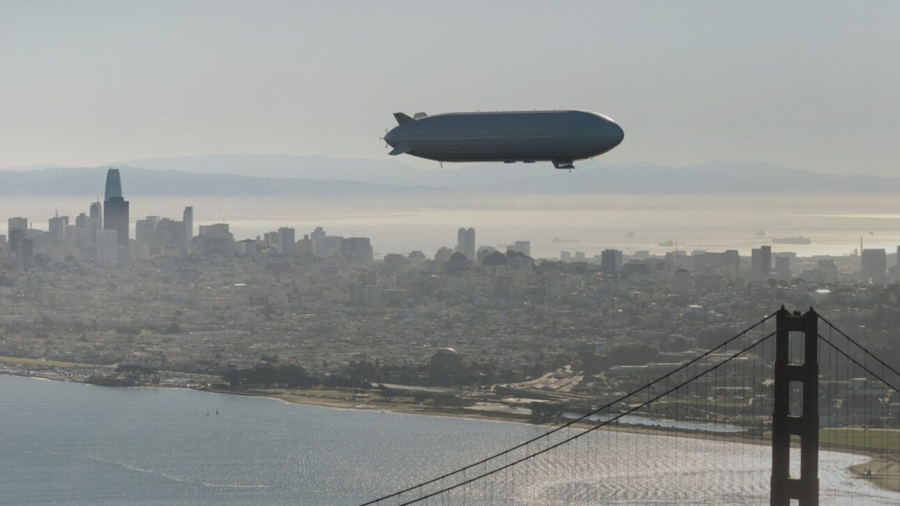 Pathfinder 1, mayor dirigible rígido moderno, amplia testes na Baía de San Francisco e sobrevoa a Golden Gate em voos da LTA Research.