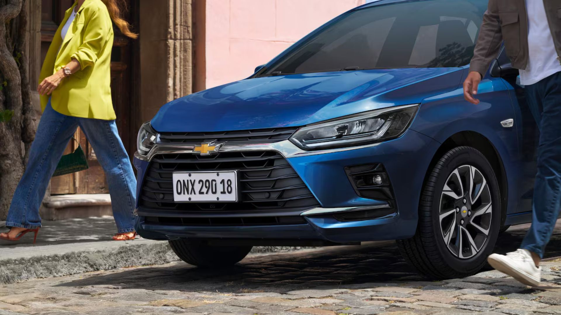 Avaliação do Chevrolet Onix LT 2026 com motor 1.0 aspirado, câmbio manual de 6 marchas, consumo real e equipamentos em um hatch compacto.