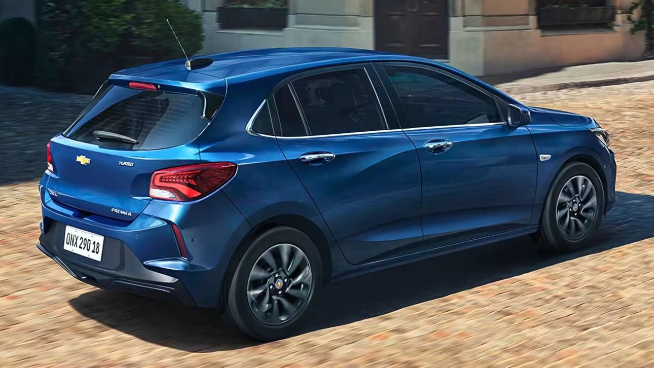 Evaluación del Chevrolet Onix LT 2026 con motor 1.0 aspirado, cambio manual de 6 marchas, consumo real y equipos en un hatch compacto.