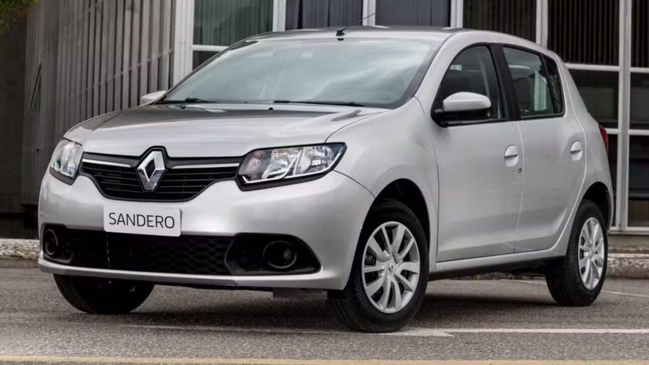 Renault Sandero usado aparece por menos de R$ 20 mil con motor 1.6, buen espacio interno y versiones más nuevas con economía y equipos.