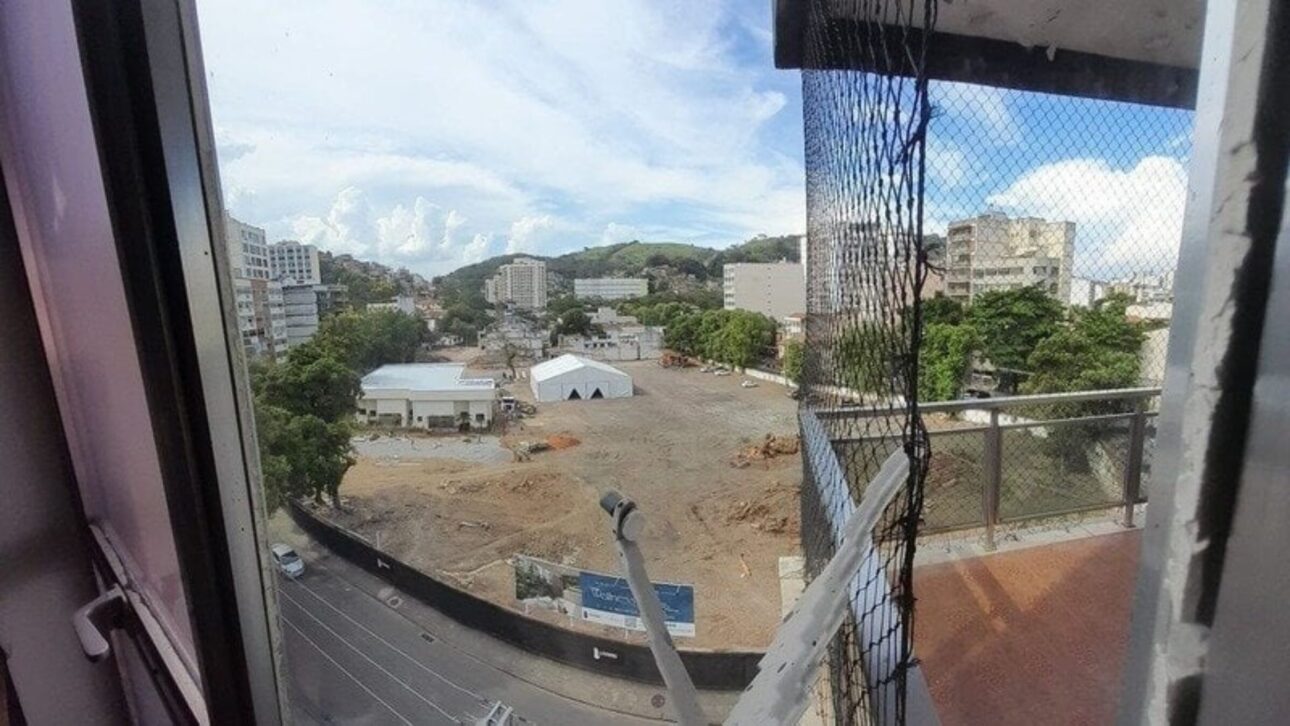 Obra en Grajaú quita 55 árboles con licencia oficial y prevé plantación de 1.960 plántulas. El condominio tendrá 380 apartamentos en cuatro bloques.