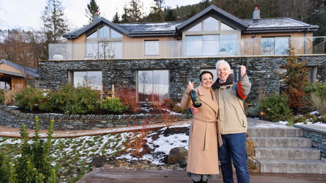 Mujer Ignora Consejo Del Marido, Gasta R$ 180 En Sorteo Benéfico Y Gana Mansión De US$ 5 Millones Con Lago, Sauna Y Dinero Extra.