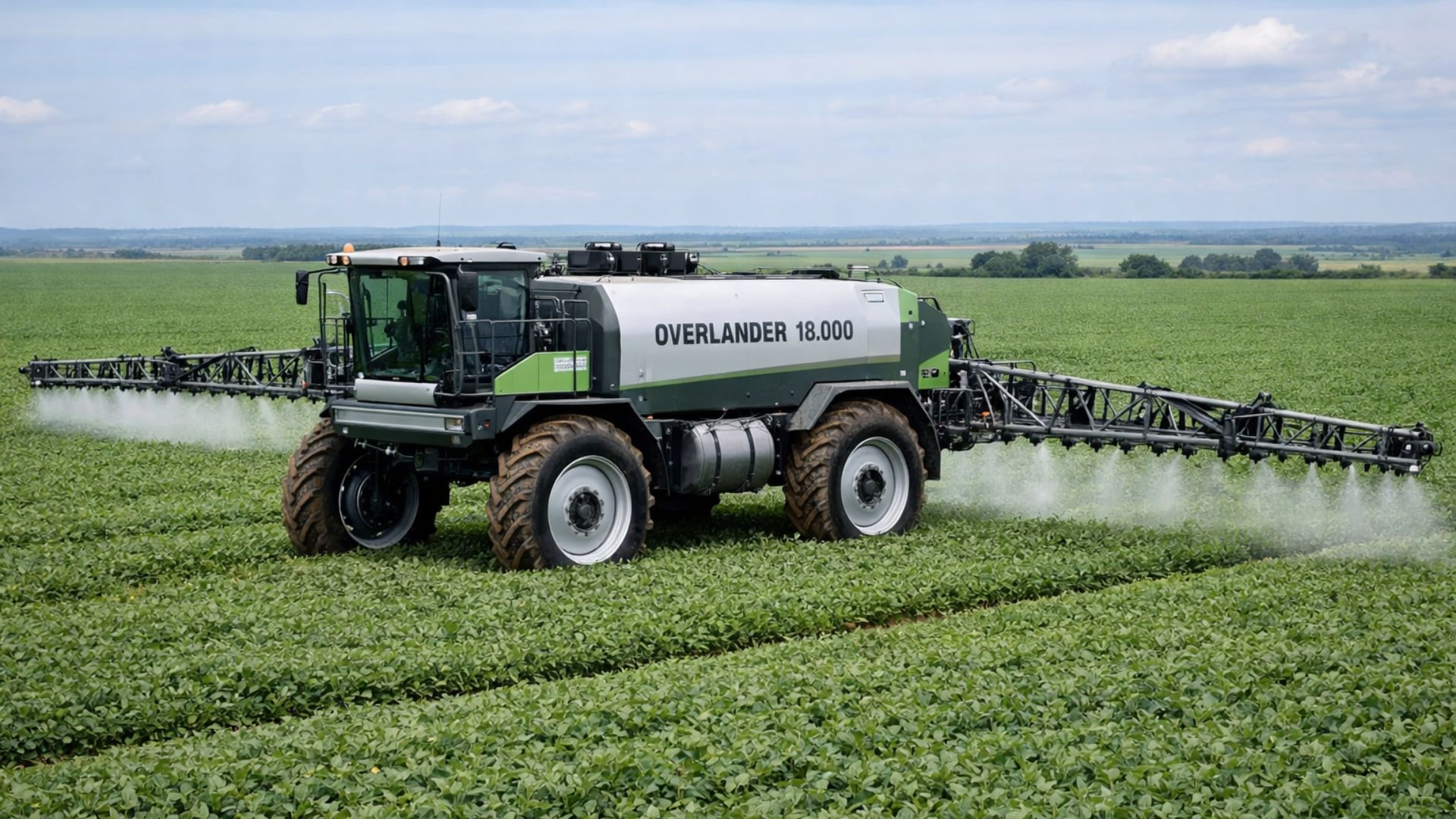 Pulverizador brasileiro Overlander 18.000 impressiona com barra de 42 m e tanque de 18 mil litros, elevando a escala e a eficiência no campo.