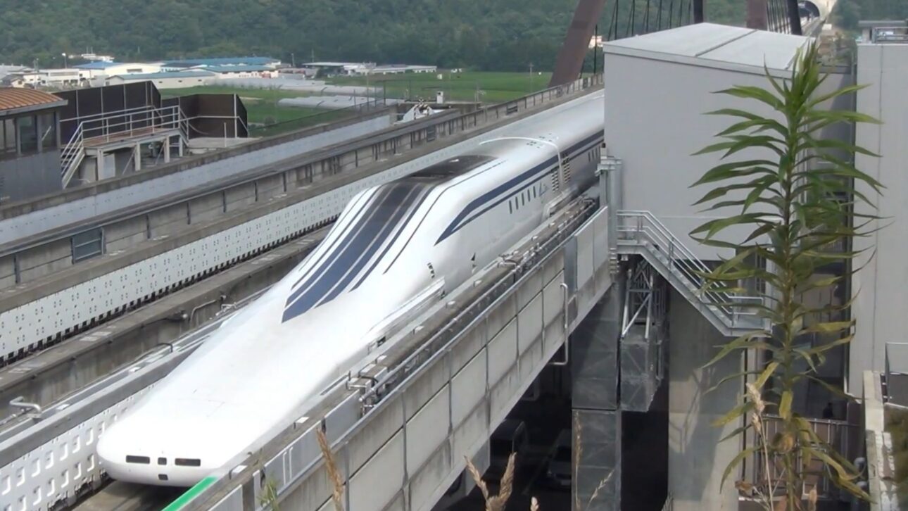 El Proyecto Chuo Shinkansen Apuesta en Trenes Maglev de Hasta 600 km/h para Conectar Tokio a Osaka, con Túneles Complejos, Costos Mil millonarios y Desafíos Ambientales.