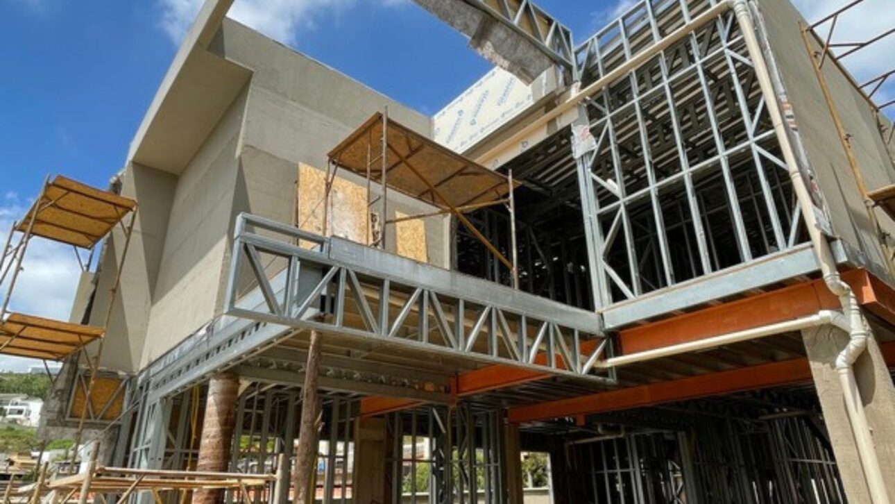 Steel Frame avanza en Brasil con casas de acero más rápidas, menos residuos, alto confort térmico y costos previsibles a partir de R$ 2.500/m².