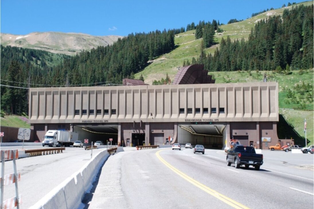 Conozca el túnel más extremo de los EE. UU.: el túnel Eisenhower cruza la Divisoria Continental en las Montañas Rocosas por la carretera interestatal 70.