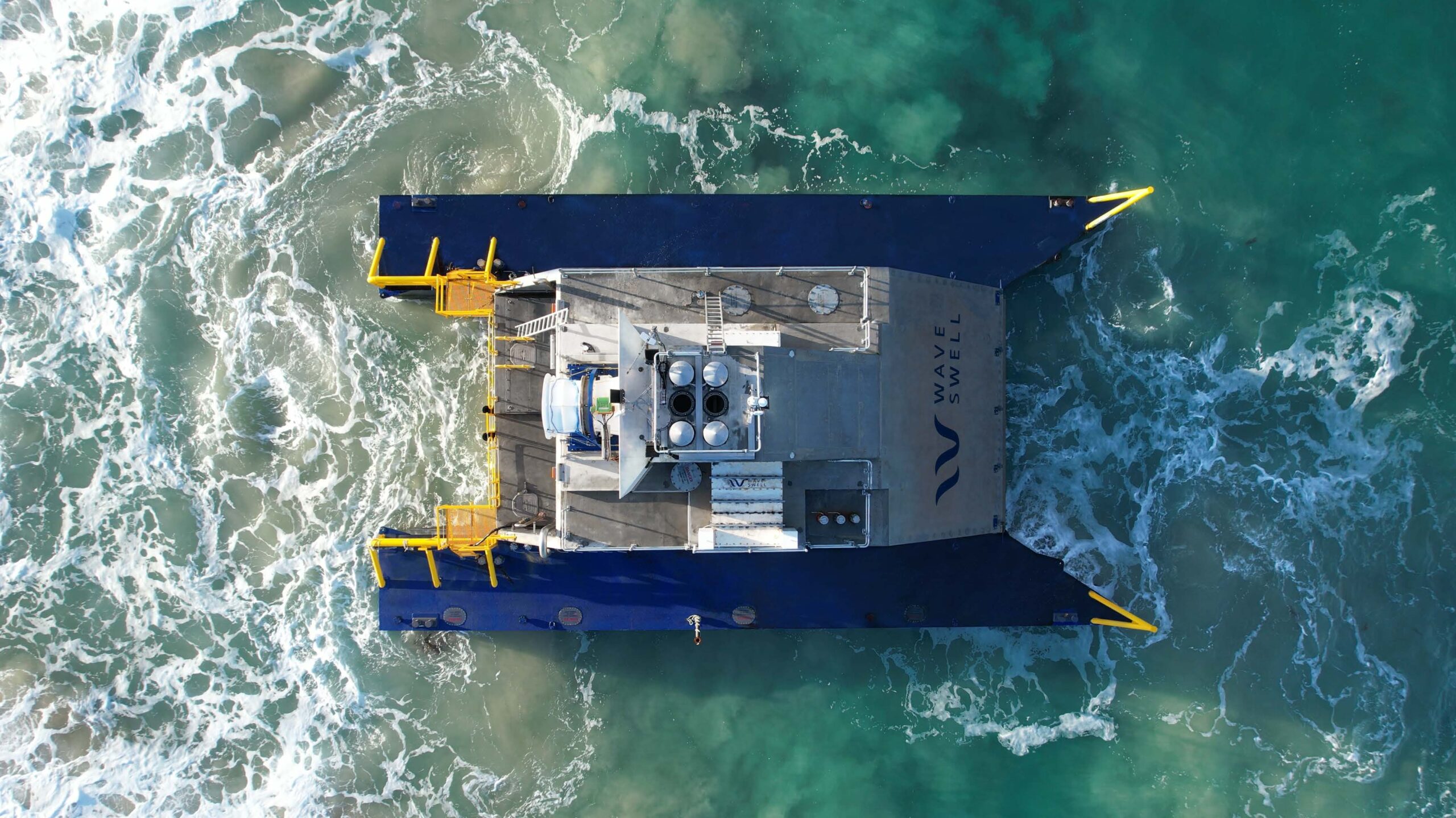 A Espanha está usando câmaras de ar comprimido à beira-mar para transformar o balanço das ondas em eletricidade e abastecer comunidades costeiras inteiras com energia contínua