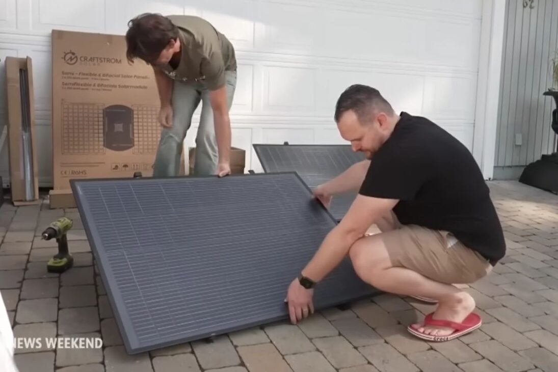 pequeños paneles solares plug-in prometen reducir la cuenta de luz con instalación simple, pero la seguridad y la reacción de las concesionarias, además de las reglas, definen si la adopción escala de hecho en 2026.