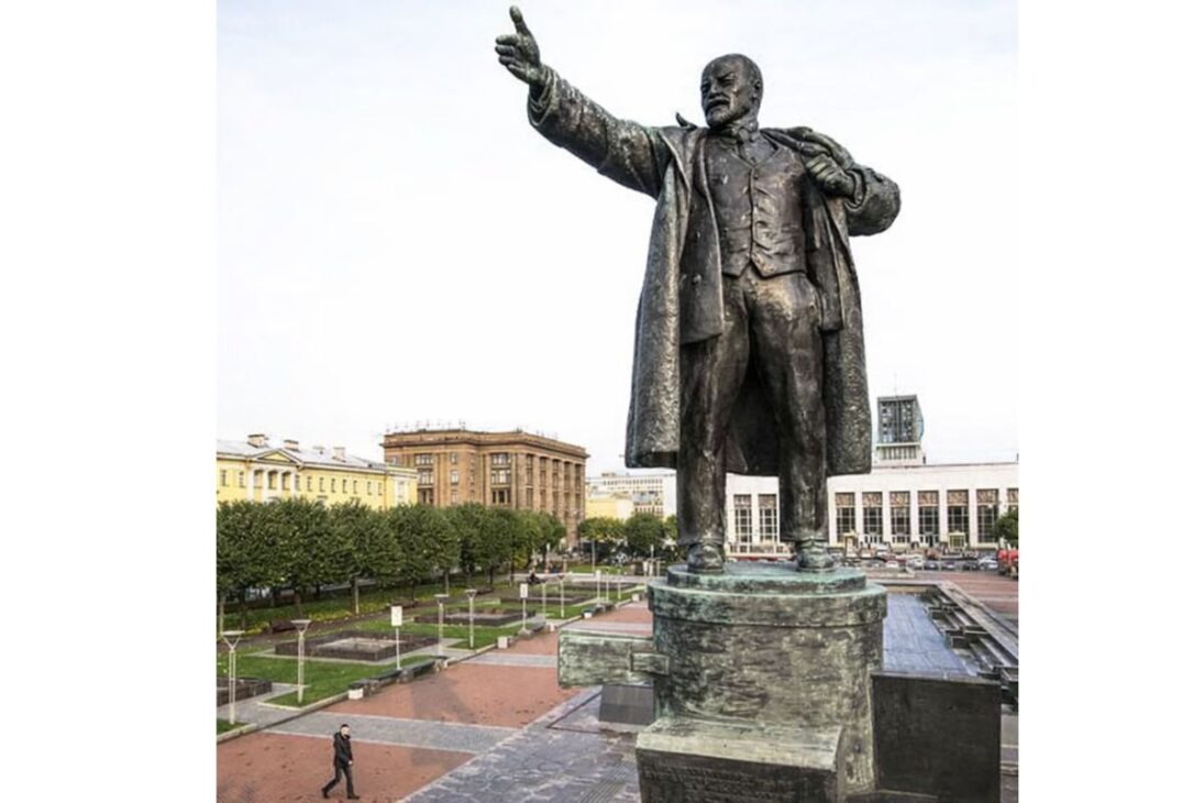 Conoce ruinas gigantes y monumentos abandonados como el zigurate de Ur y las casas OVNI de Sanji, verdaderas gigantes olvidadas por el mundo.