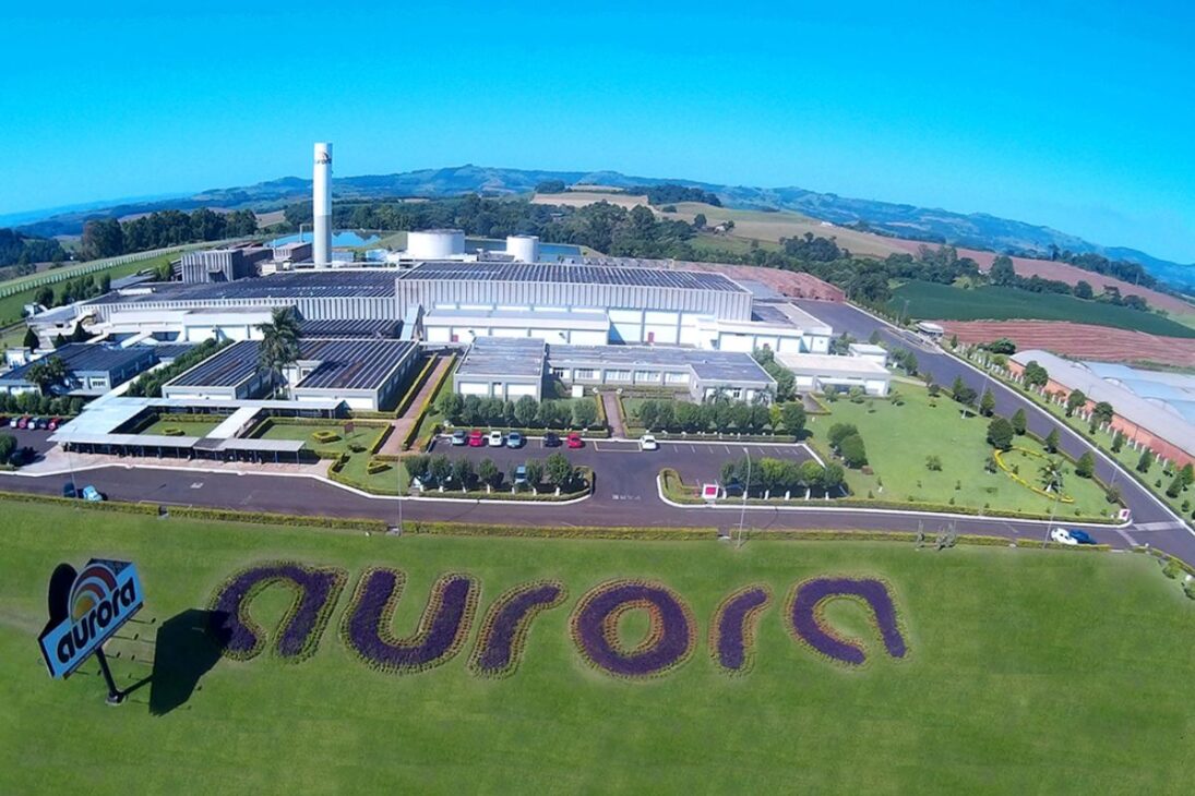 Cómo Aurora Alimentos se convirtió en gigante de la carne en el agroalimentario brasileño al unir cooperativismo en una cooperativa de productores fuerte y estable.