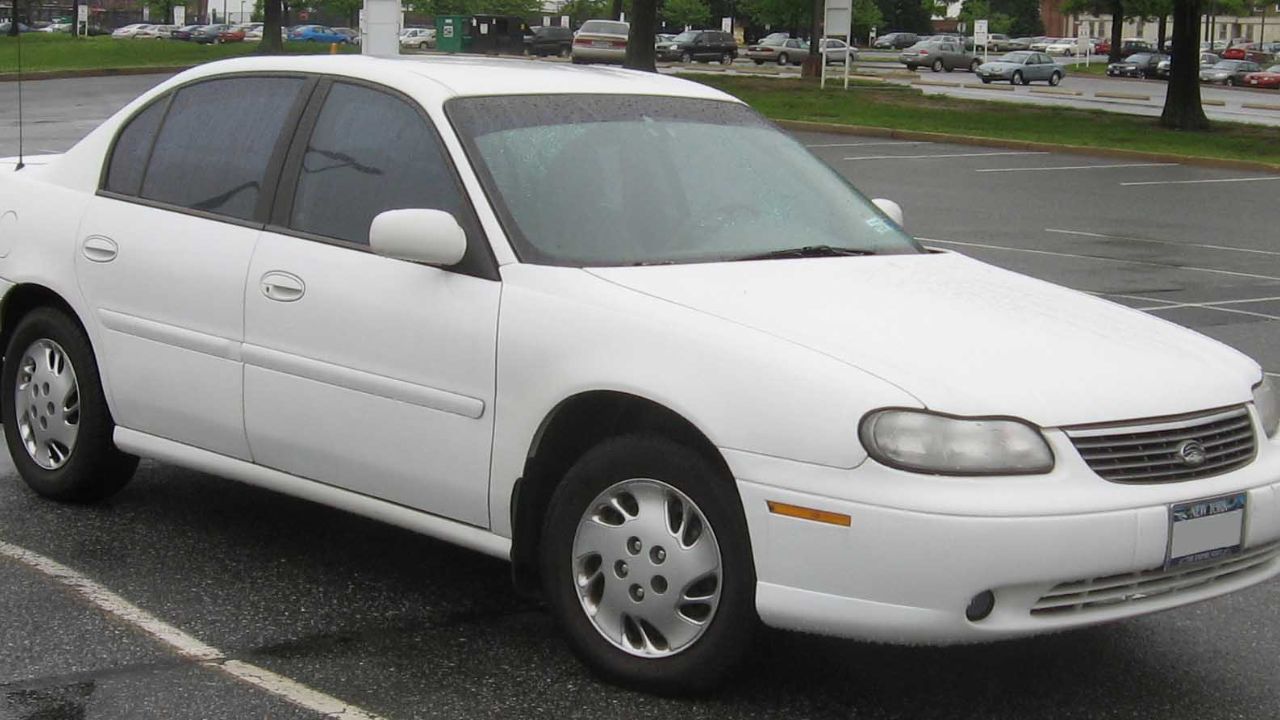 Algunos coches, antes vistos como feos o torpes, pasaron por transformaciones de generación y hoy son reconocidos por su estilo. Vea 5 modelos que dieron la vuelta por arriba.